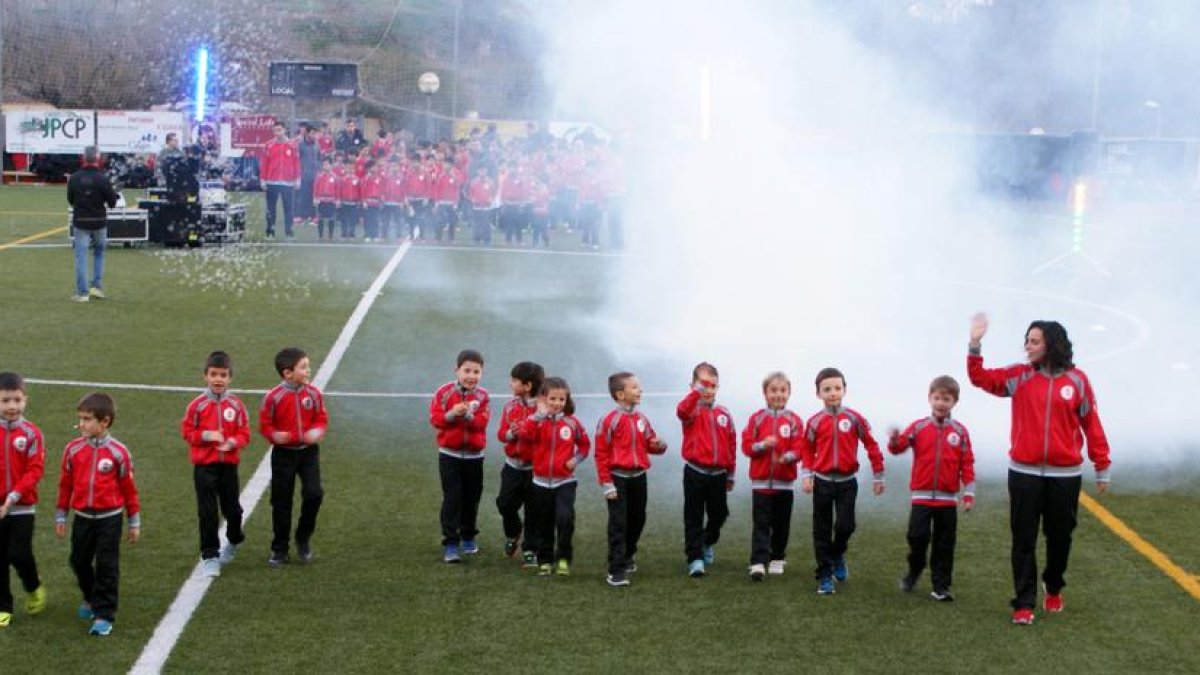 Un dels equips més petits, durant la presentació