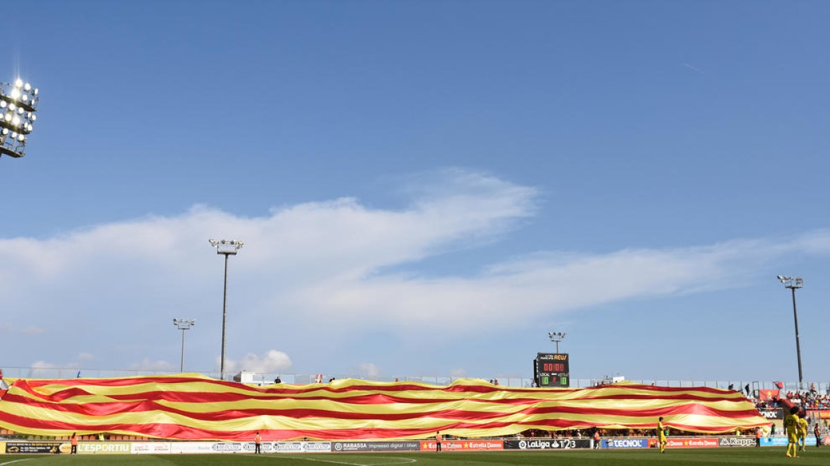La bandera mostrada durante el Reus-Osasuna.