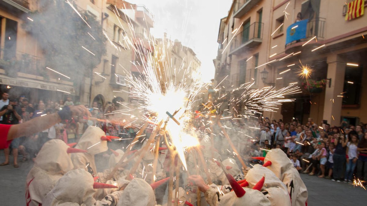 El foc i la música d'Strombers, Animal i Pepet i Marieta, protagonistes de les festes de la Mare de Déu del Camí