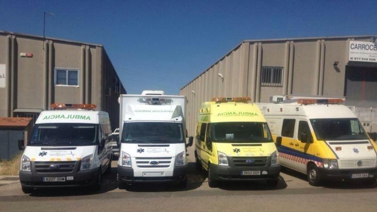 Quatre dels vehicles sanitaris de l'empresa no han passat la ITV.