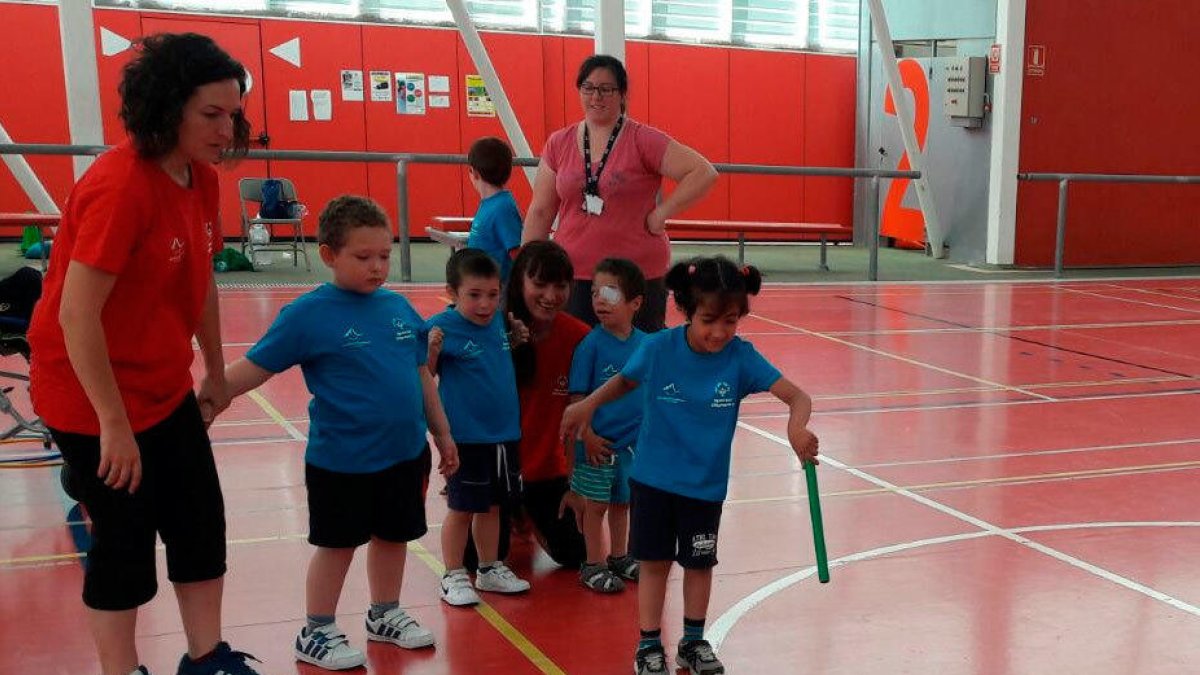 Un grup d'infants durant la jornada de cloenda, que ha tingut lloc aquest dilluns al polilleuger Ciutat de Reus.