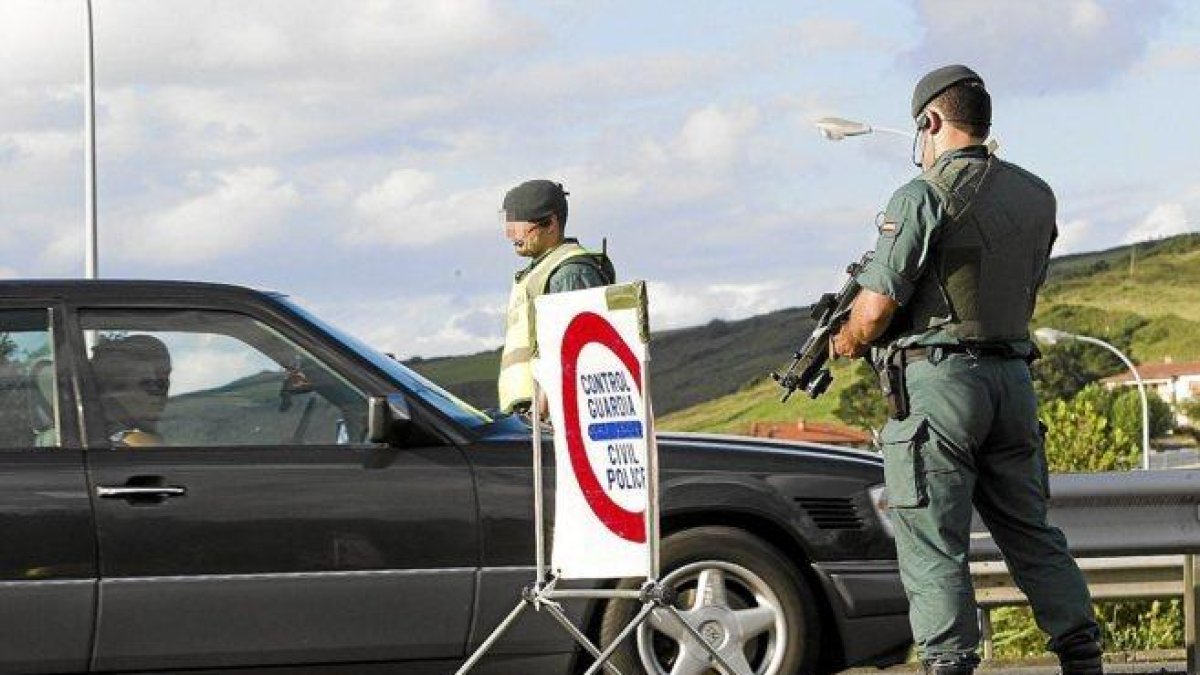 Imatge d'arxiu d'un control d ela Guàrdia Civil.