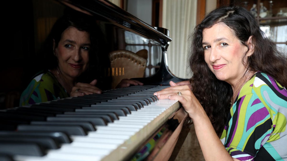 La pianista Diana Baker està al capdavant de l'associació Pianissimo.