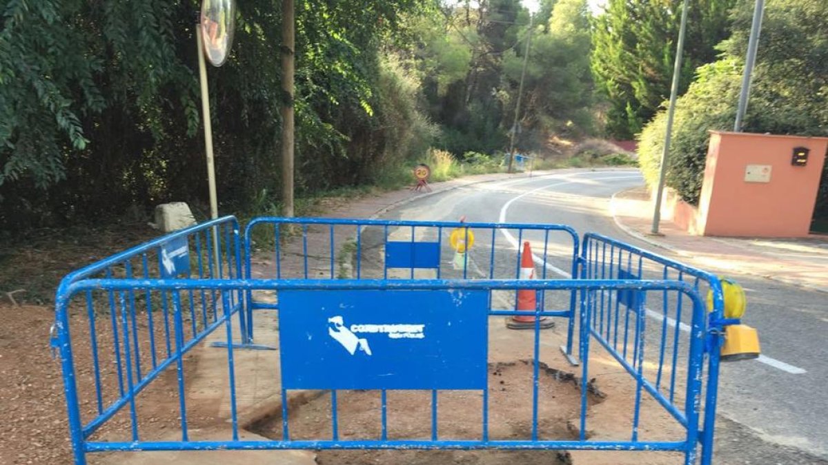 Ematsa repara el escape de agua de Cala Romana