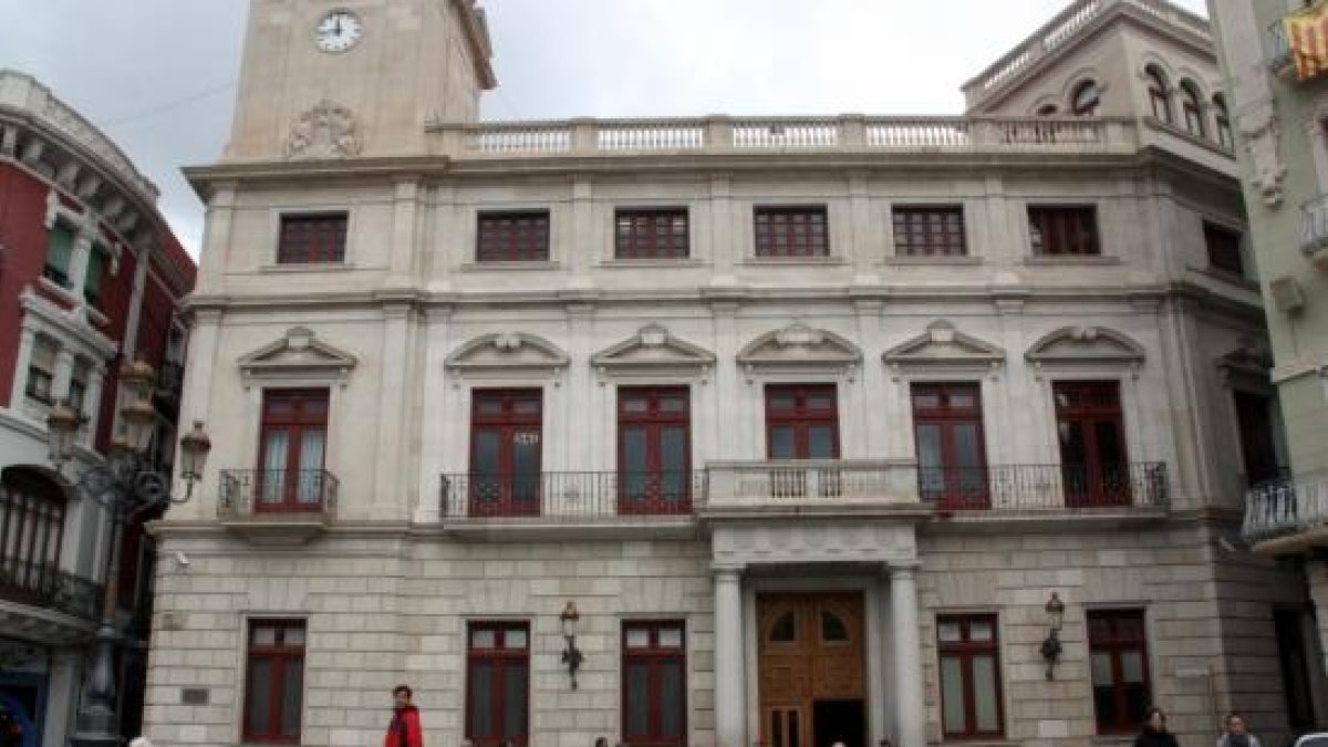 Fachada del Ayuntamiento de Reus.