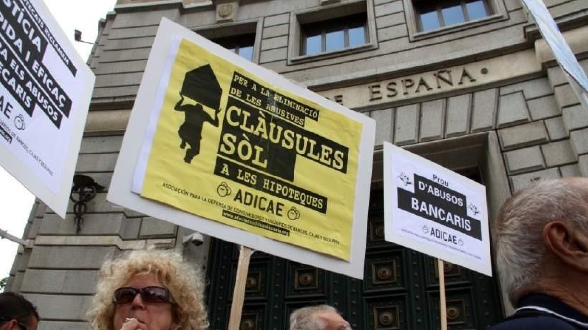 Imagen de archivo de una protesta contra las cláusulas abusivas de las hipotecas.
