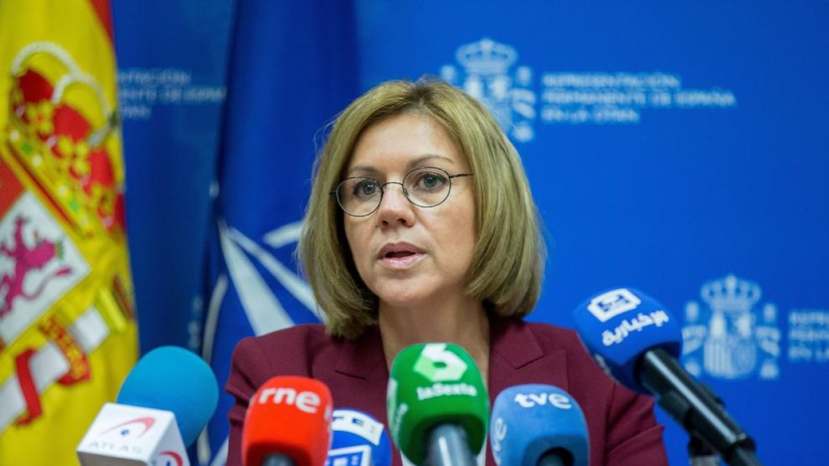 La ministra de Defensa, María Dolores de Cospedal, durante la rueda de prensa en la OTAN celebrada en Bruselas.