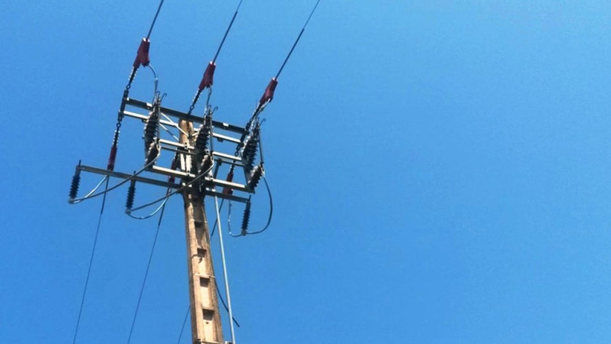 Imagen de archivo de un palo eléctrico propiedad de Endesa.