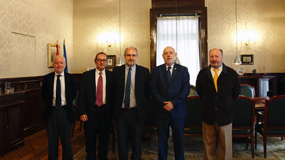 Miembros de SCC con el Fiscal General del Estado.