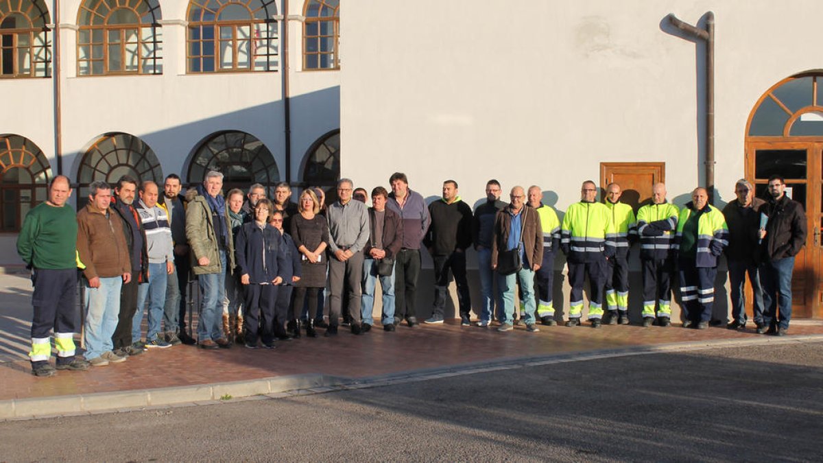 Fotografia de grup dels contractats.