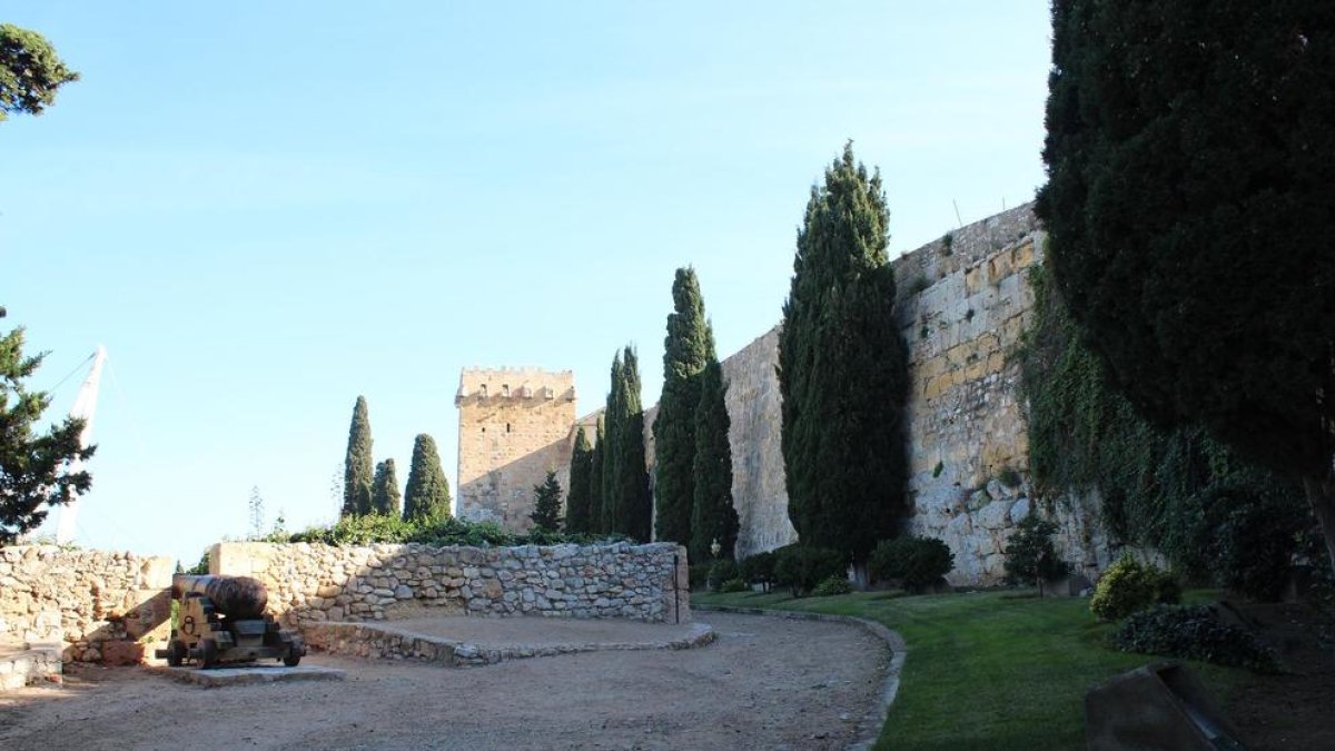 imagen de un tramo de la Muralla de Tarragona