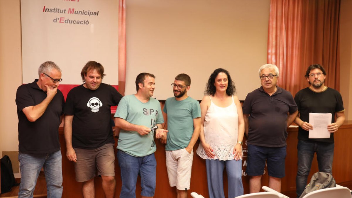 Alguns dels treballadors municipals que s'han mobilitzat en contra de la moció presentada pel Partit Socialista.