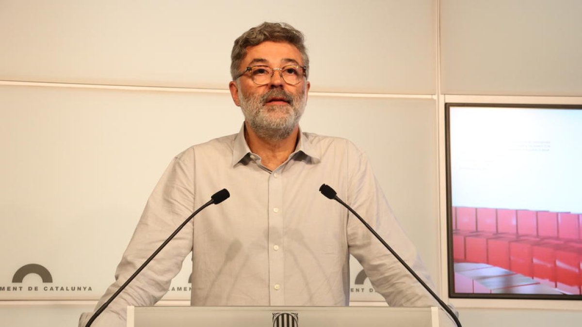 Imatge del diputat de la CUP Carles Riera al Parlament.