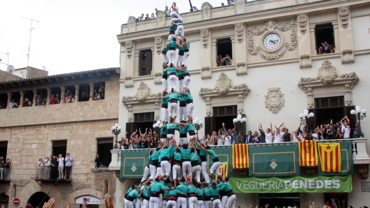 4de10fm dels Castellers de Vilafranca per Sant Fèlix.