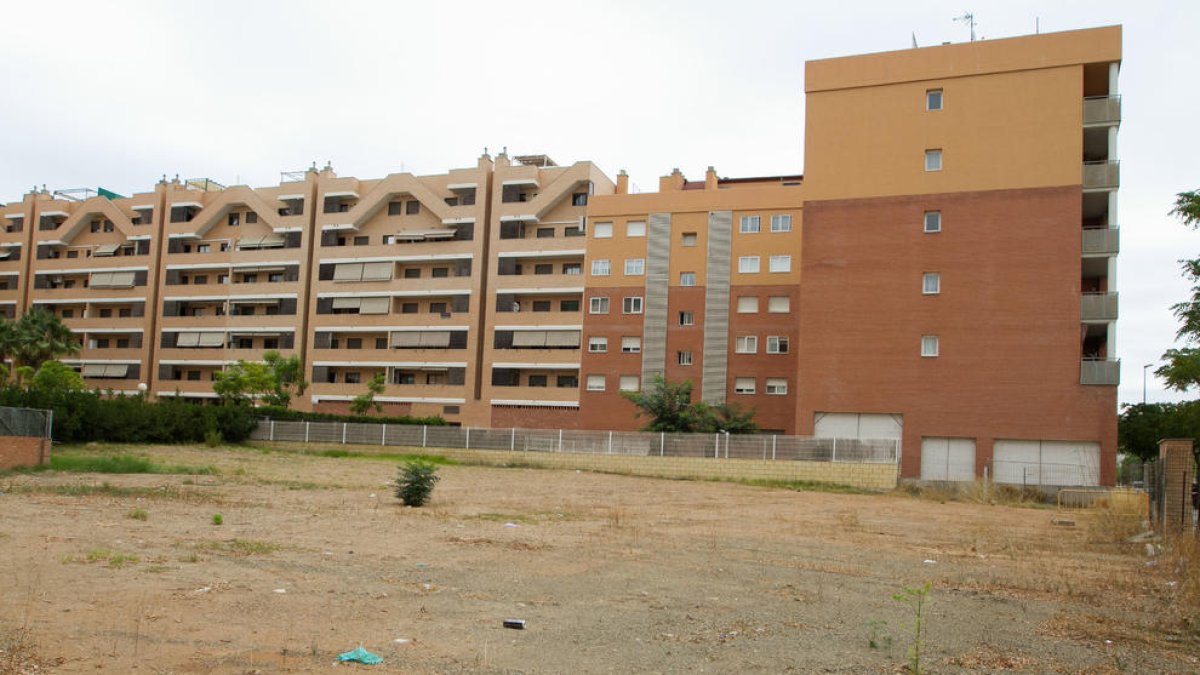 Buscan inversores para construir un hotel proyectado en Mas Iglesias en el 2009