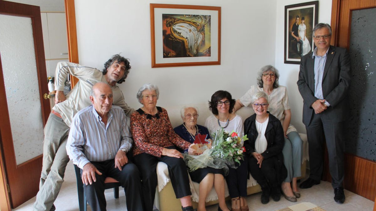 Homenaje institucional a la abuela centenaria de Roquetes, Ramira Querol