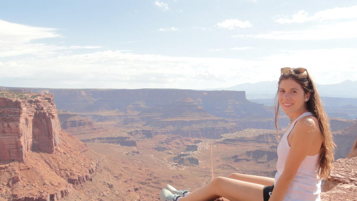 La Carla Amorós al Canyonlands National Park, a prop de Moab, a Utah.