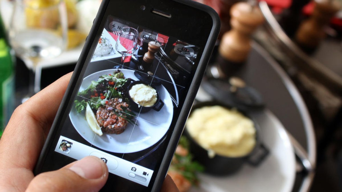 L'aplicació permet recomanar restaurants i fer una llista de desitjos.