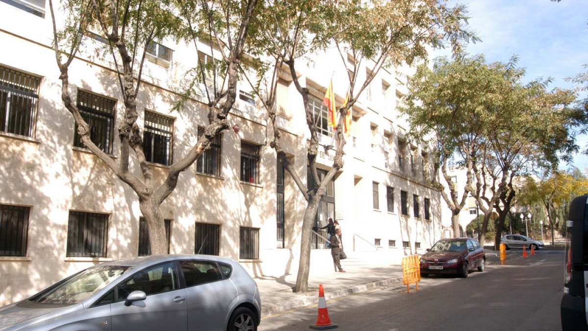 L'Audiència absol tres presumptes narcotraficants per la nul·litat de les escoltes telefòniques