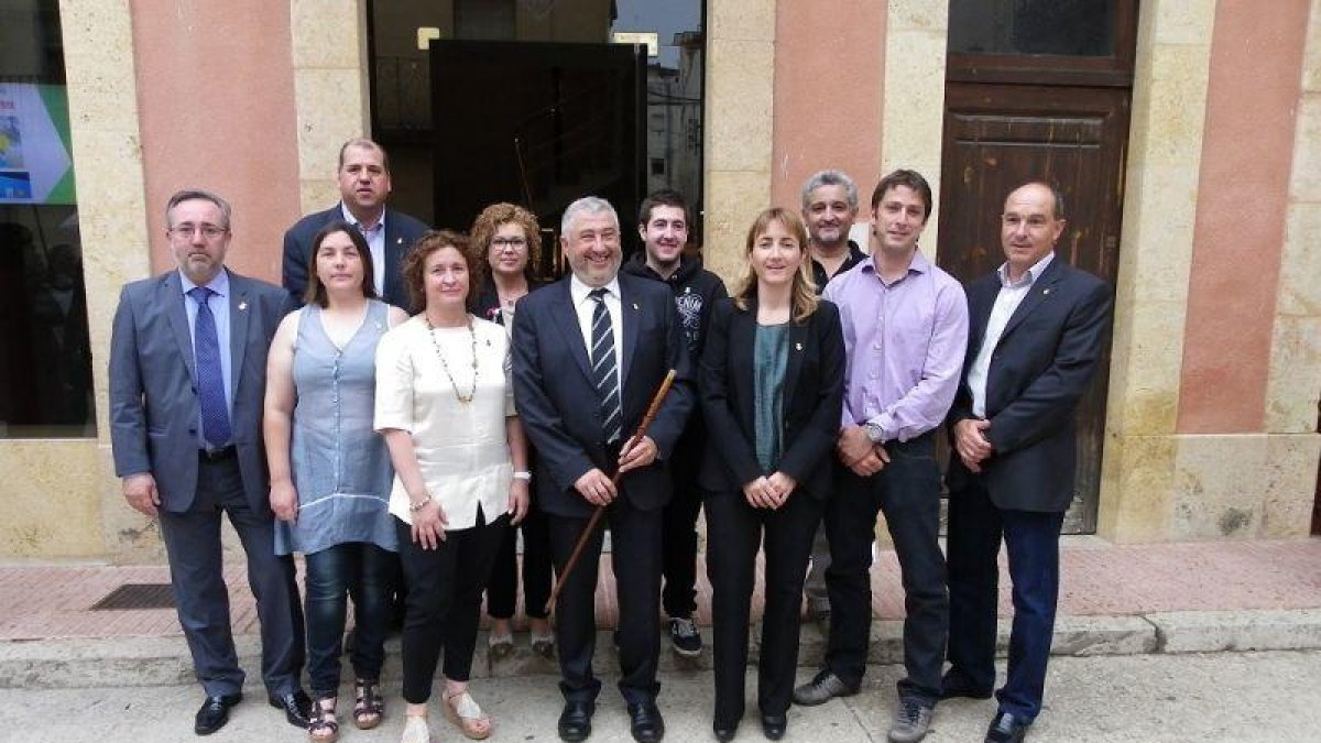 Toda la oposición menos el jefe de filas de CiU presenta una moción de censura en el Catllar