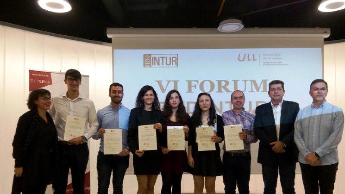 Los estudiantes que han hecho los ocho mejores trabajos de fin de master sobre innovación en el turismo han presentado sus proyectos en Tenerife.