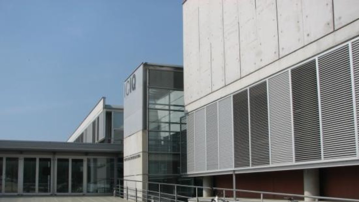 El ICIQ está situado en el campus universitario Sescelades en Tarragona y ha dado los primeros pasos en química sostenible.