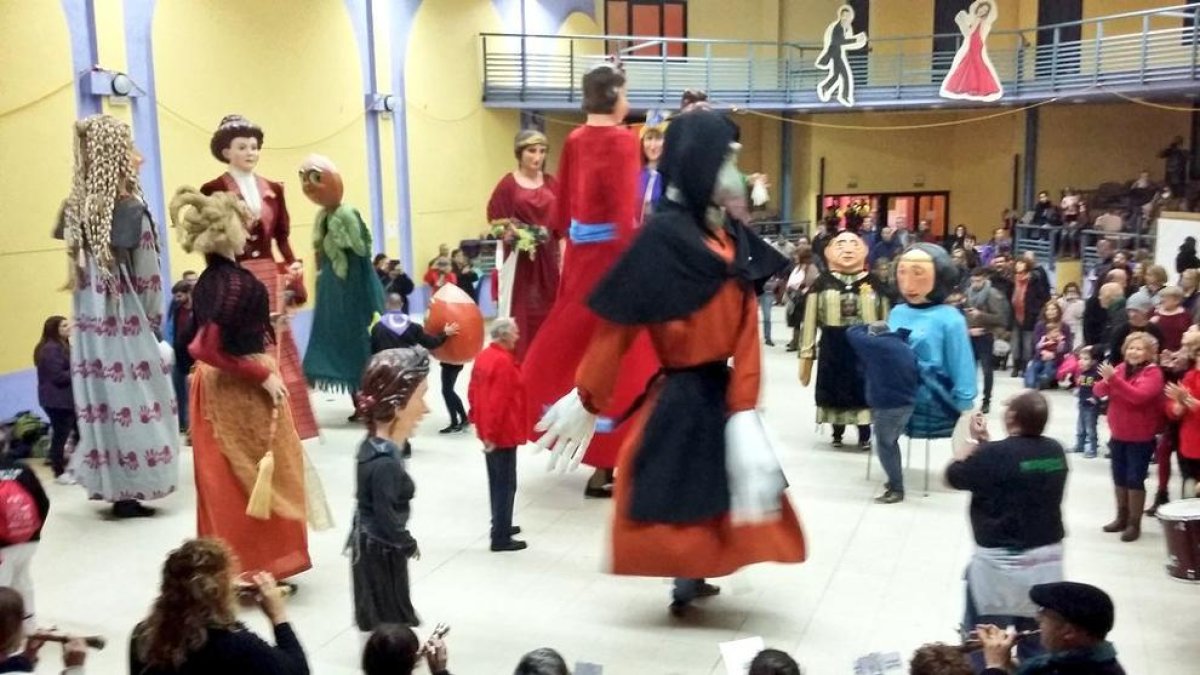 El Casal La Violeta ha servido de refugio de la lluvia