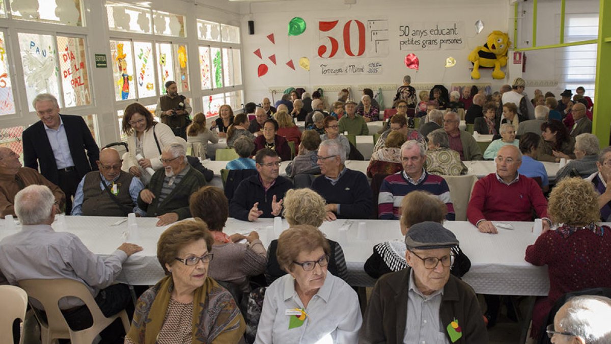 Imatge de la paella popular celebrada l'any 2016.