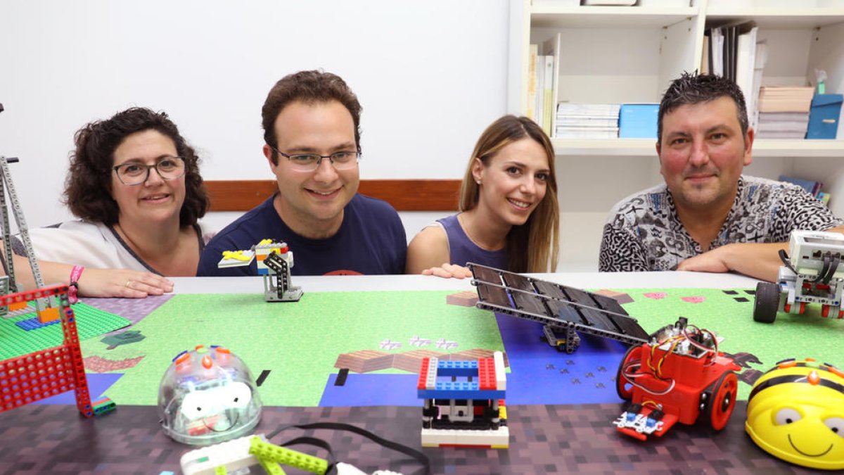 Judith Boquera, Ricardo Bonache, Tania Valderrama y Jordi Rincón en la sede de Dynamind.