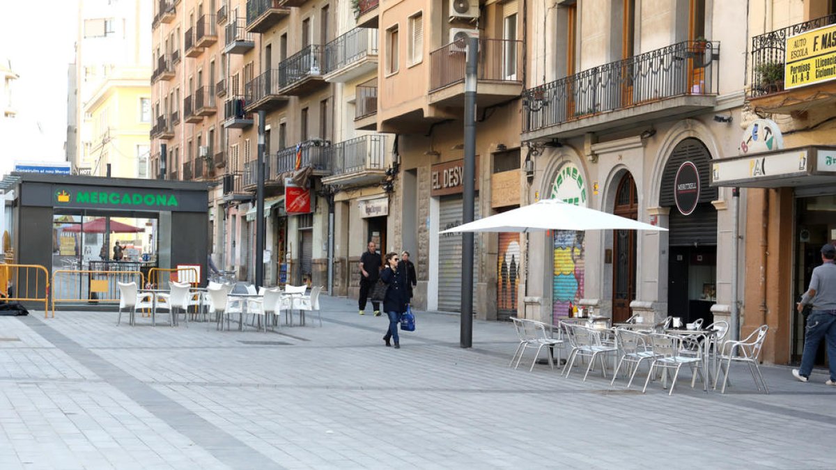 Durant els anys que ha durat la remodelació del Mercat, han tancat 114 establiments dels carrers adjacents a la plaça Corsini.