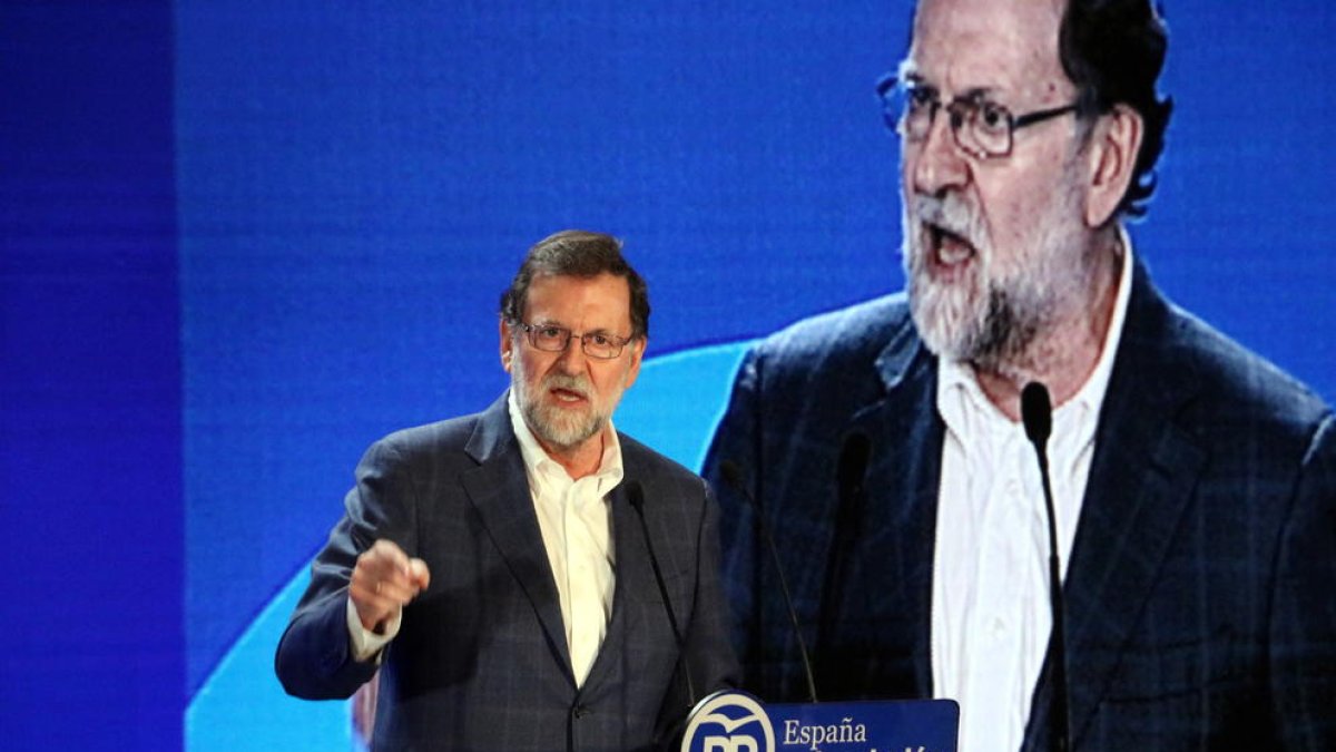 El presidente del gobierno español, Mariano Rajoy, en pleno mitin en Salou