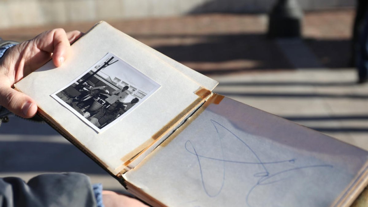 Autógrafo que Dalí dedicó a Carlos Fontana cuando tenía 9 años.