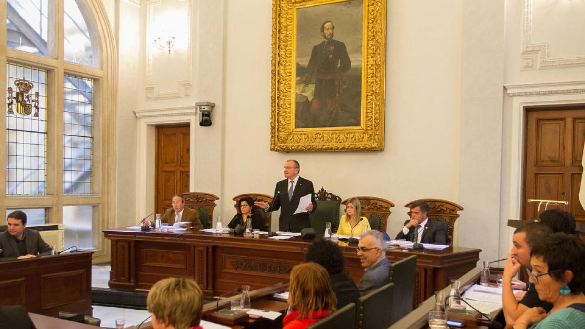 El pleno reusense votó ayer la comparecencia al recurso.