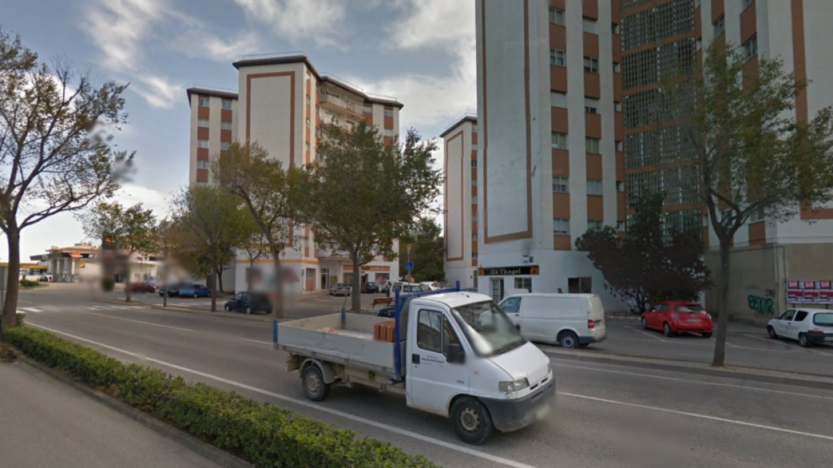 L'incident es va produir al número 130 del carrer del Pla de Valls.