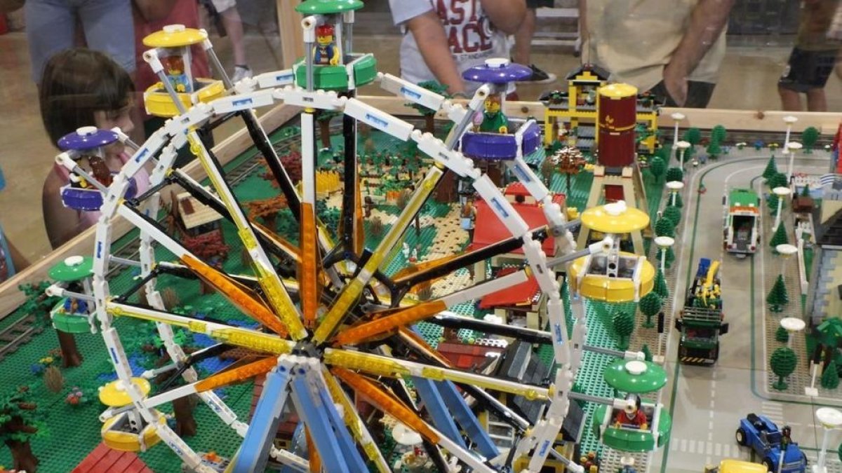 Imatge d'arxiu de la mostra de diorames i escenaris construïts amb peces de Lego.