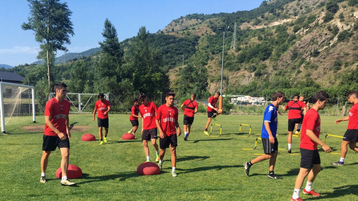 El equipo ha empezado los entrenamientos de la estancia de pretemporada en Rialp.