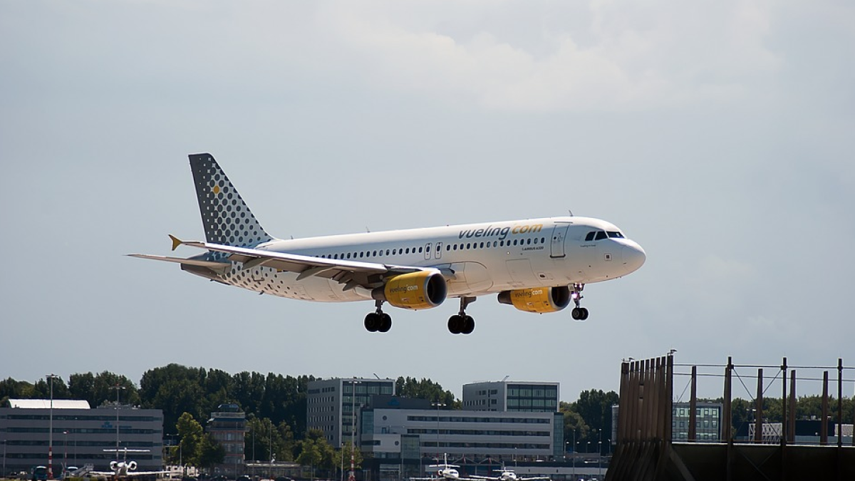 Imatge d'arxiu d'un vol de la companyia Vueling.