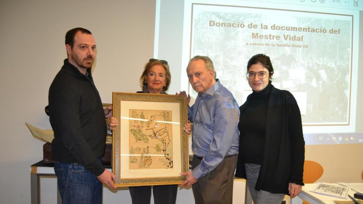 Imagen de la presentación del fondo del maestro Vidal en el Archivo de Reus.