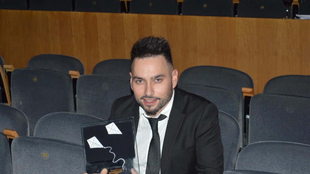 Marcelo García, después de ganar el premio 'Vuela la Cometa'.