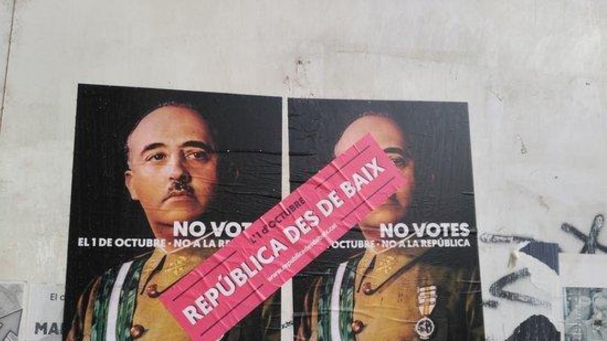 Imatge d'un dels cartells de Franco demanant no votar l'1-O que han aparegut aquest dimarts a diverses poblacions catalanes.