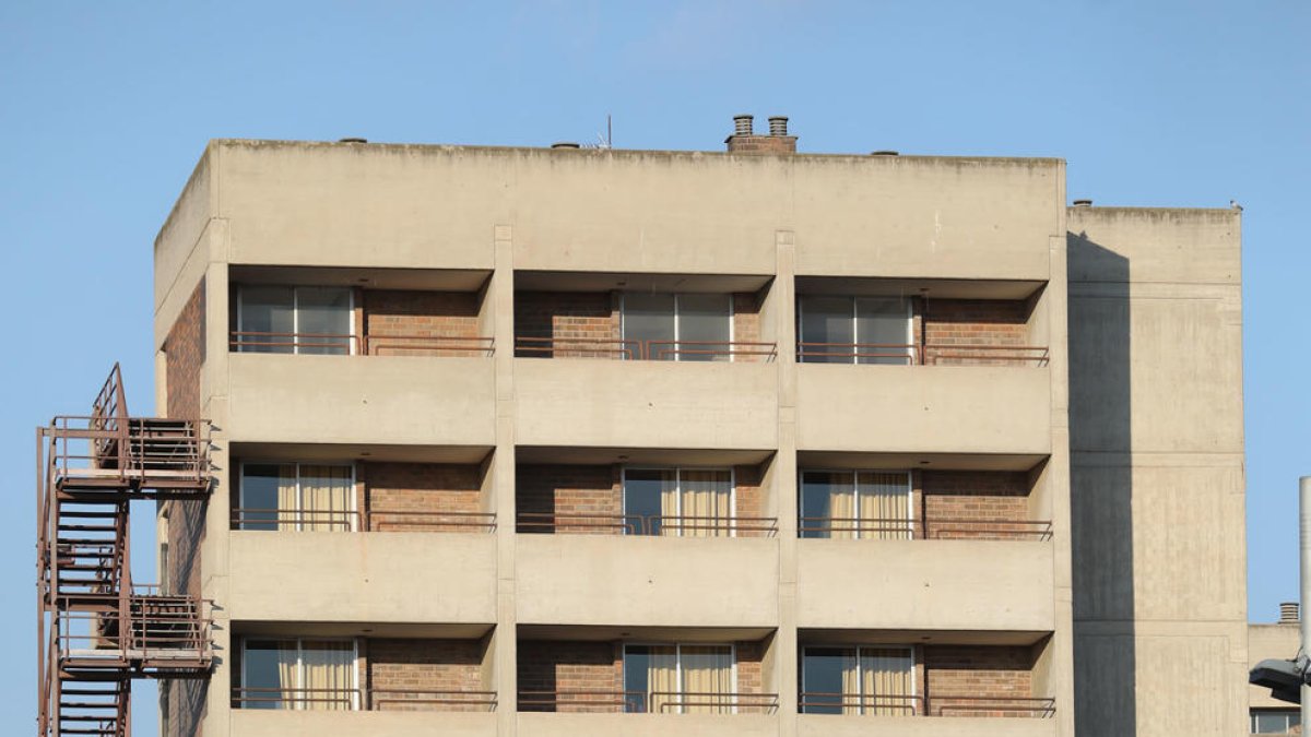 El centre està ubicat a l'avinguda del segle XX.