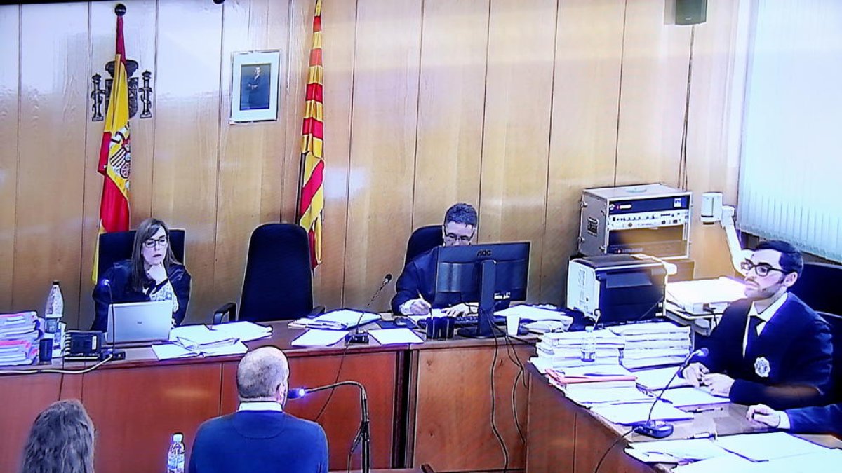 El hermano de la víctima del crimen de Montblanc ha sido el primero en declarar en el juicio oral que se celebra desde esta semana en la Audiencia de Tarragona.