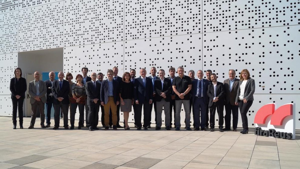 Fotografía de familia de la Asamblea.