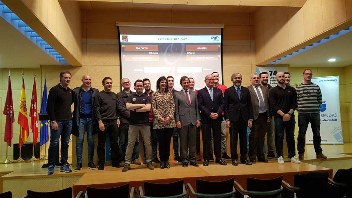 Una imatge dels representants de tots els clubs en el moment del sorteig de les eliminatòries.