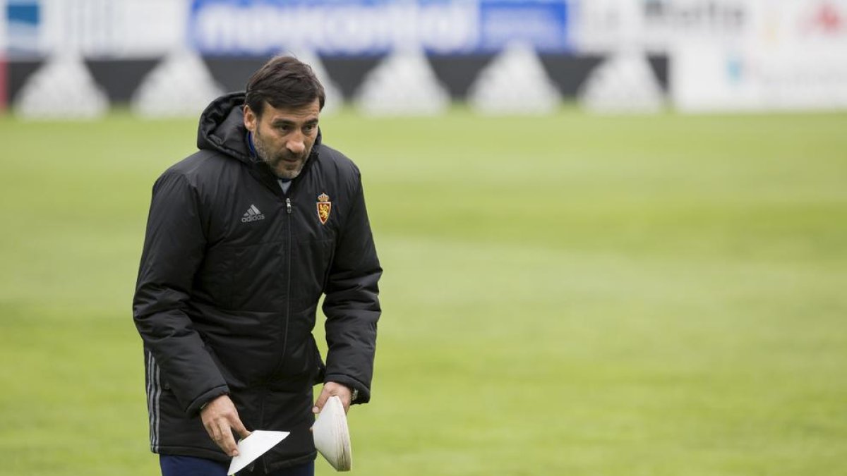 Raúl Agné es el entrenador de la Zaragoza. El catalán tomó el relevo de Luis Milla.