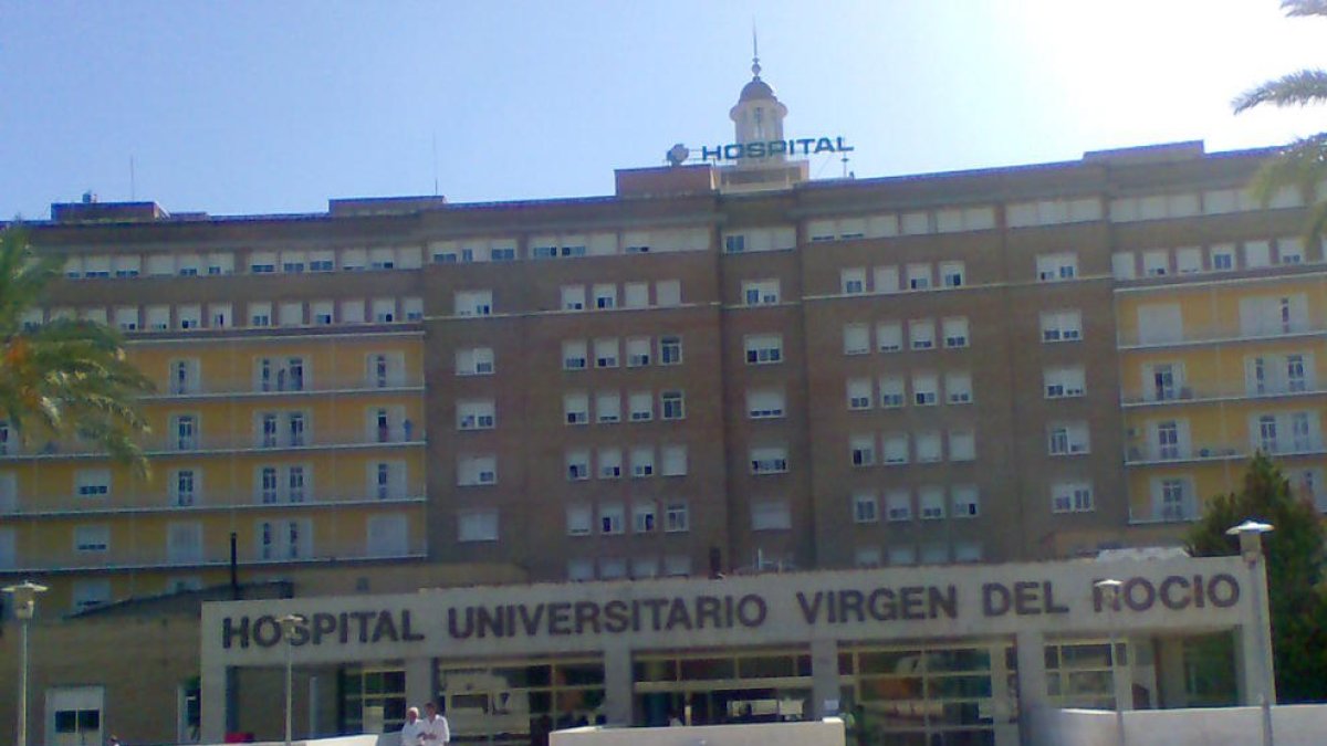 Imagen de la fachada de hospital Virgen del Rocío de Sevilla