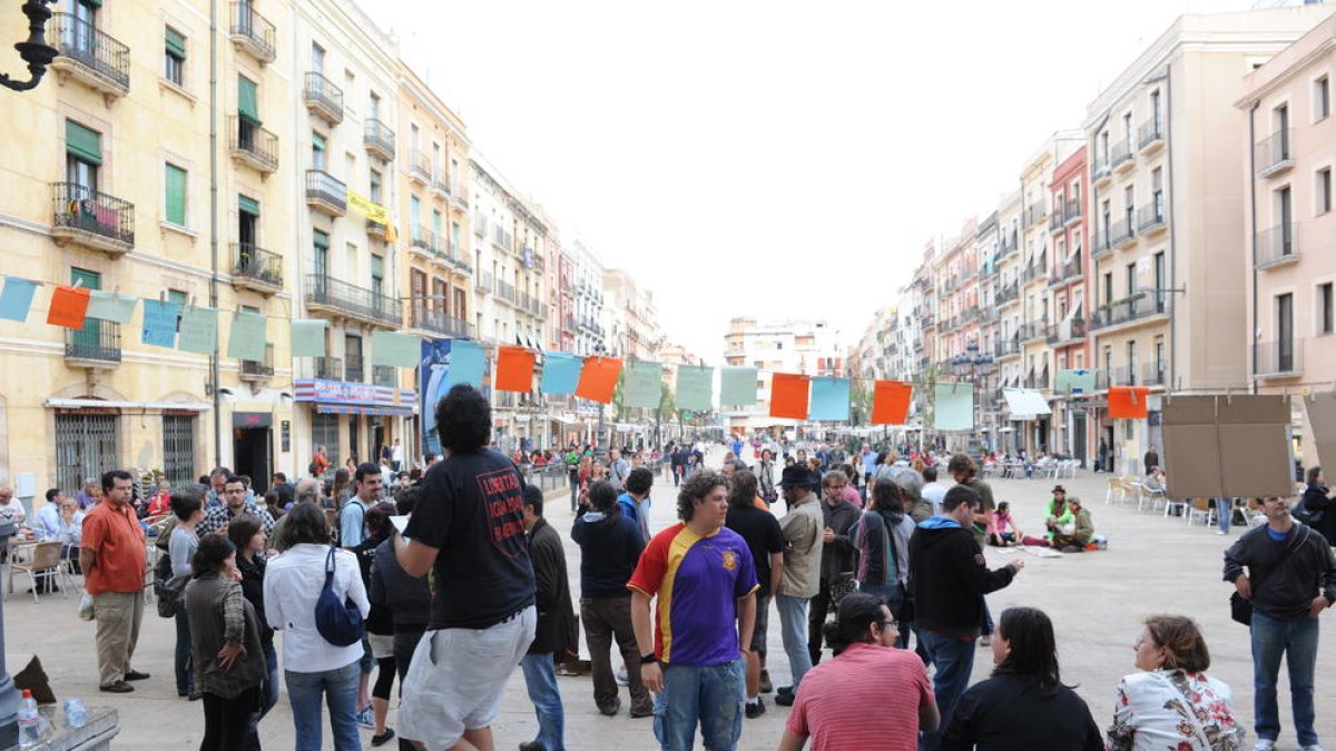 Imagen de archivo de una concentración de la plataforma Democracia Real Ya en la plaza de la Font.