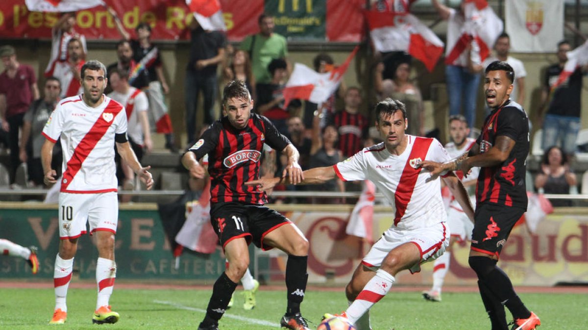 El Rayo és el proper rival dels roig-i-negres, que espera a Vallecas com a divuitè i amb urgència per allunyar-se del perill.