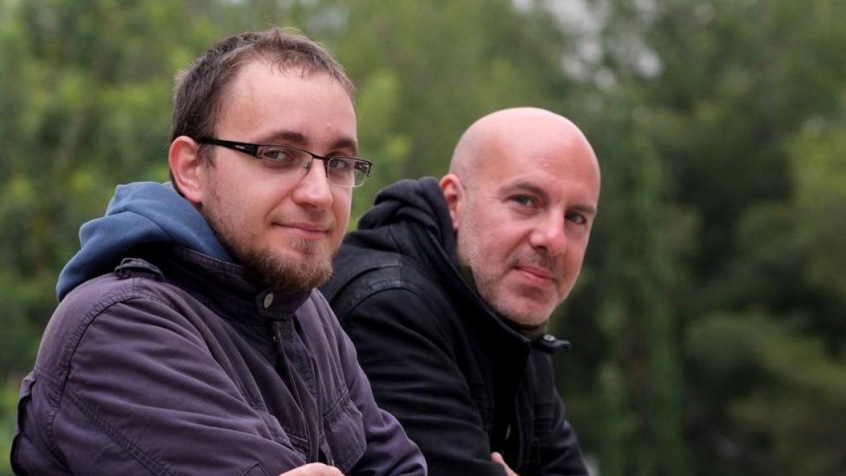 Manlio De Domenico (esquerra) i Àlex Arenas (dreta), són els dos investigadors que han realitzat l'estudi.