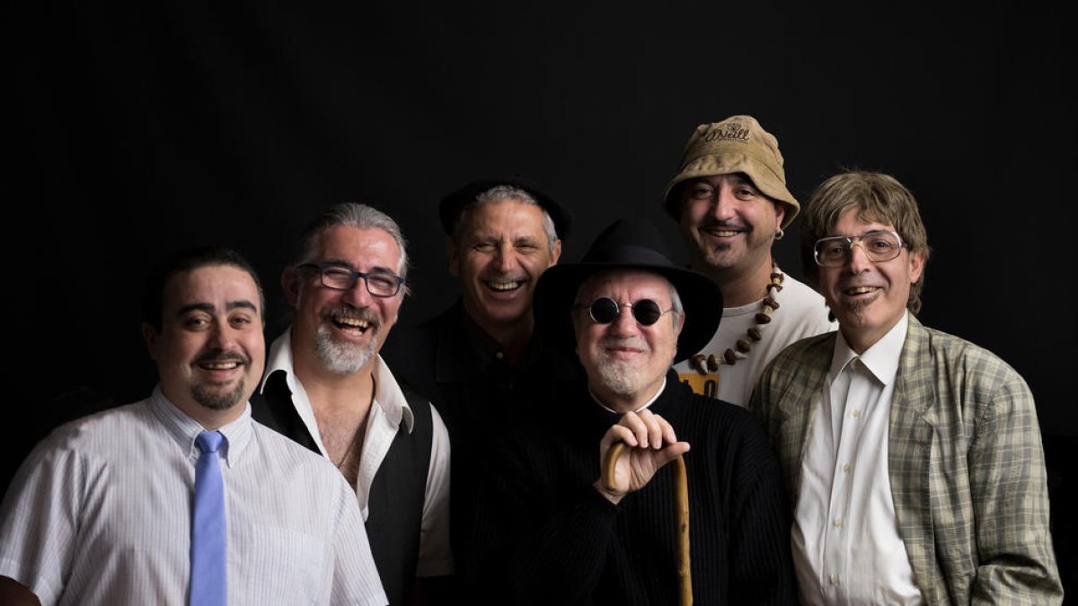 Els membres del grup Quico el Célio, el Noi i el Mut de Ferreries, que presenten nou disc.